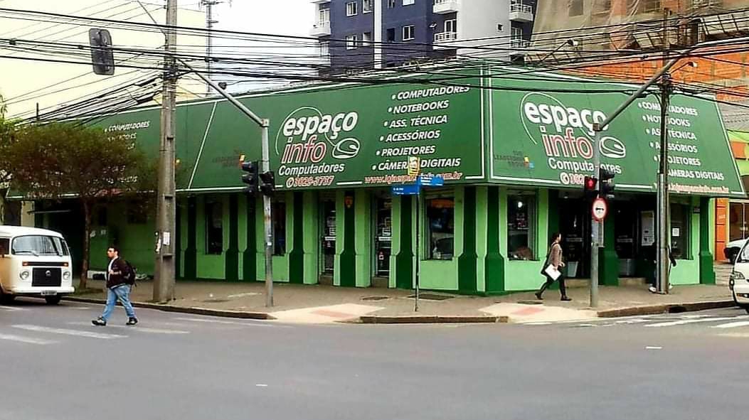 Espaço Info Computadores em Curitiba