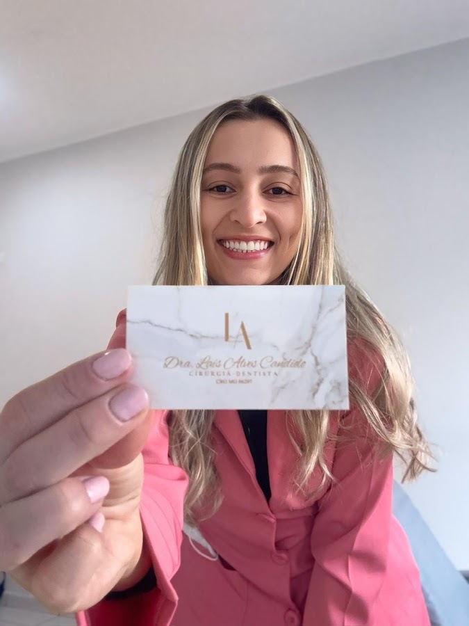 Cirurgiã dentista - Dra Laís Alves Candido em Uberlândia