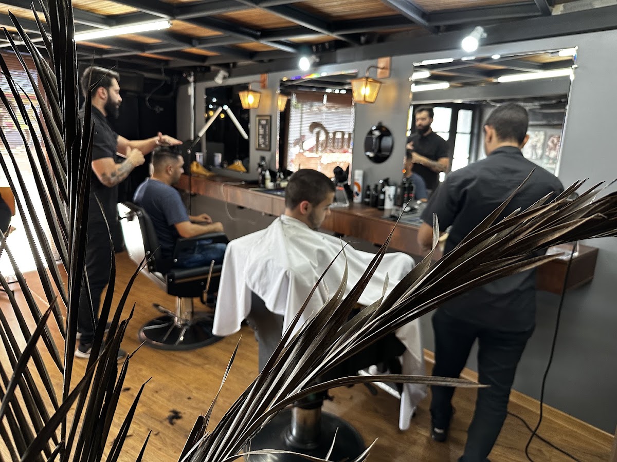DOM BARBEARIA - Barbearia, Corte de Cabelo, Hidratação, Sobrancelha, Contagem MG em Contagem