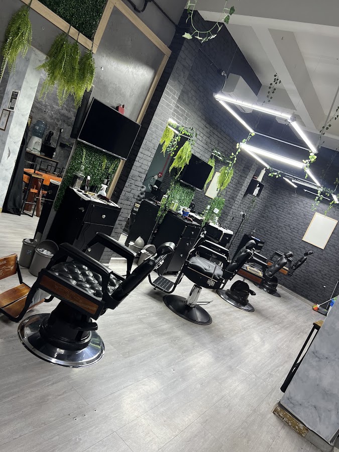 Barbearia Oliver studio | Bairro Efapi | Curso de Barbeiro | Limpeza de pele em Chapecó