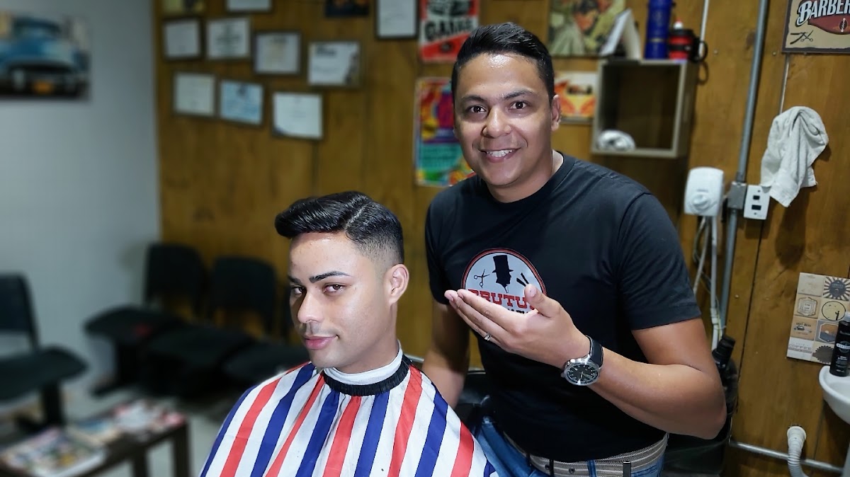 Brutus Barbearia em Lins